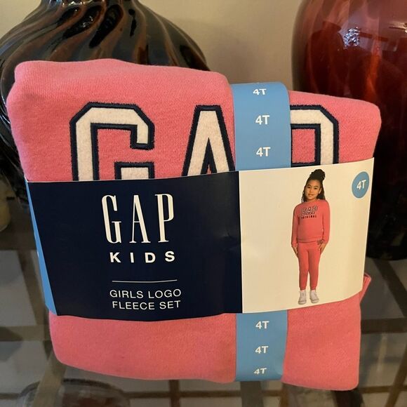 GAP Other - New Gap sweat outfit girls size 4t